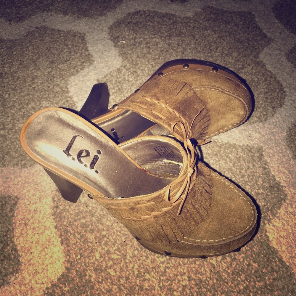 Moccasin heels
